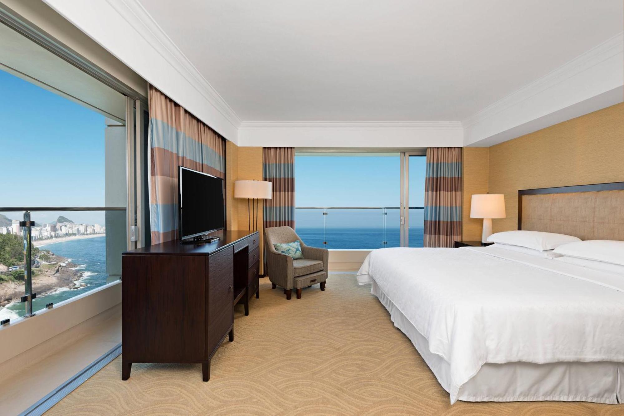Suíte VIP no Andar VIP com 1 Cama King-size e Vista Frontal do Mar